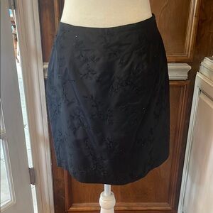 Ann Taylor Black 100% Silk Lined Mini Skirt with acetate embroidery side zip